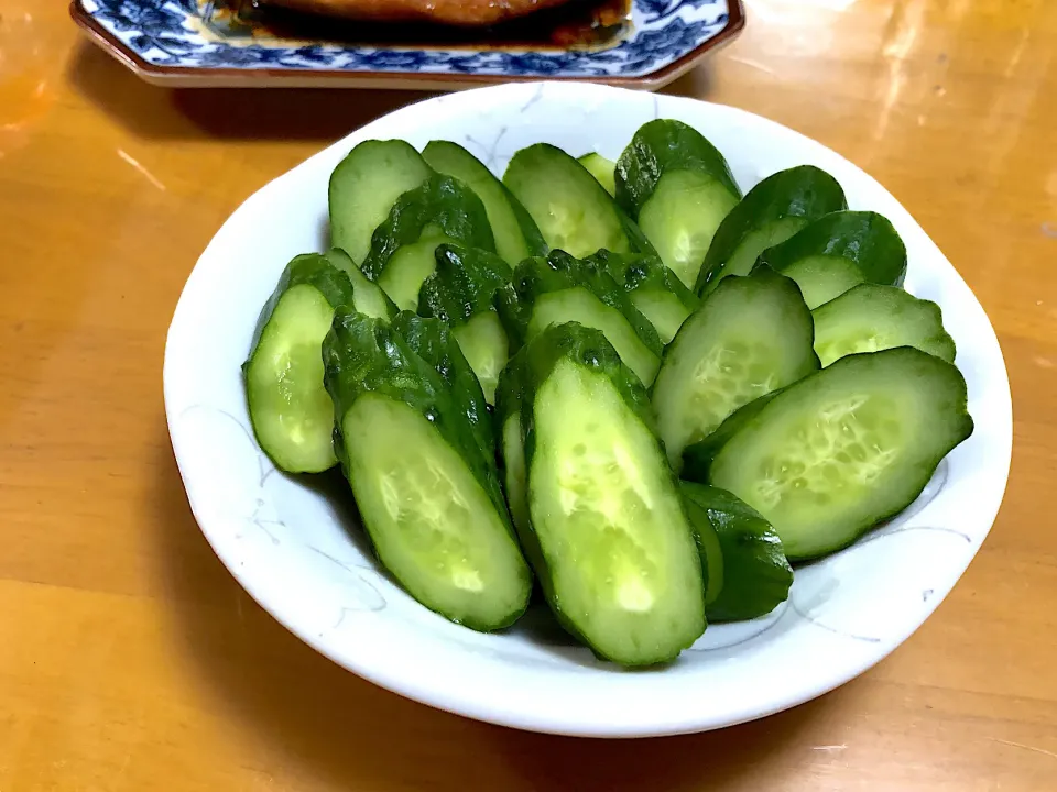 Snapdishの料理写真:胡瓜のぬか漬け|りえさん