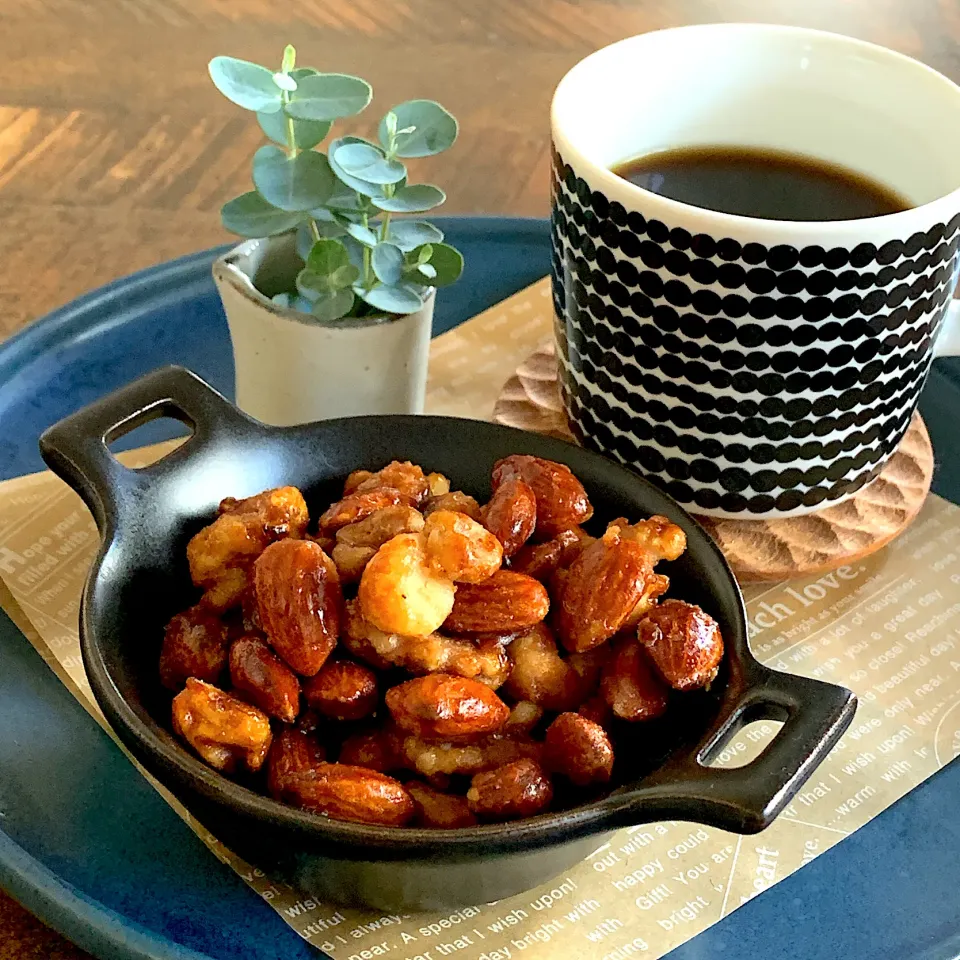 Snapdishの料理写真:TOMOさんの料理 飴がけアーモンド|ユッキーさん