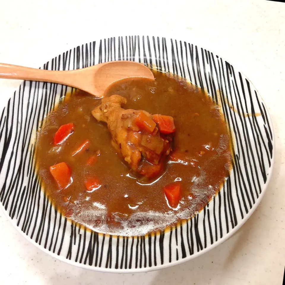 ♪じっくり煮込んだ チキンカレー♪|ぷらっとさん