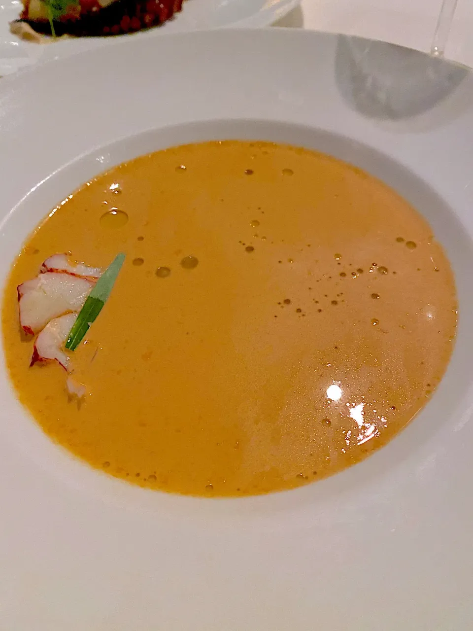 Vellutata - lobster soup, périgord black truffle, tarragon|流線形さん