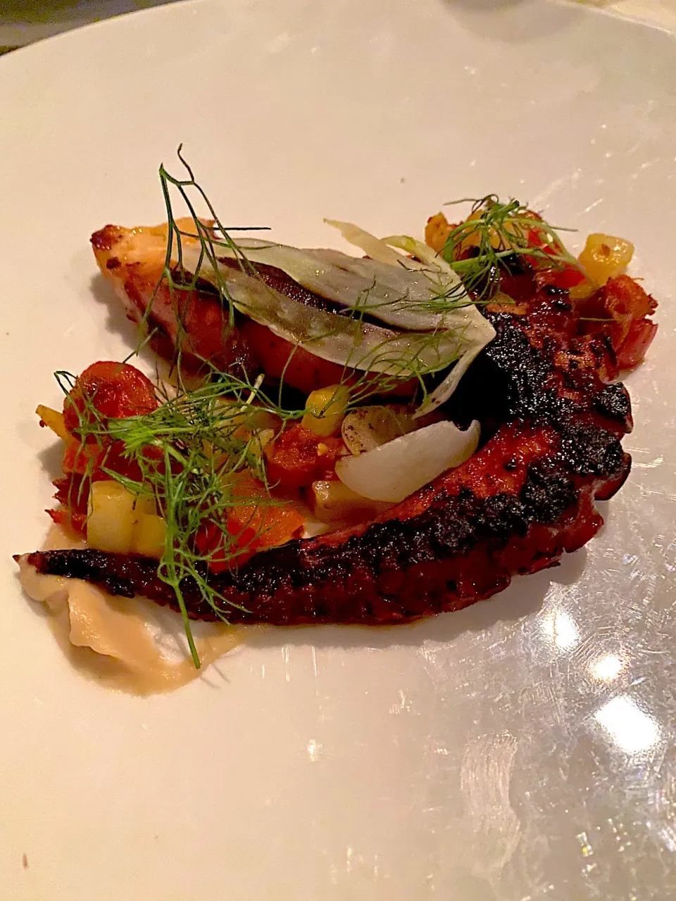 Polipo - octopus alla piastra, caramelized onion puree, nduja "xo", red bell peppers|流線形さん