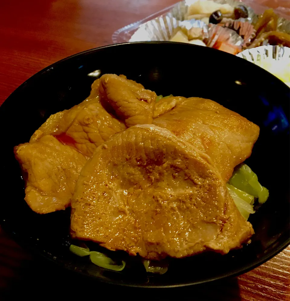 晩ごはん⭐️⭐️🔆                                            肉キャベ丼|ぽんたさん