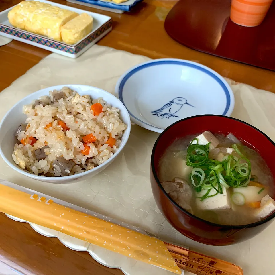 炊き込みご飯・豚汁・だし巻き玉子|sayaさん