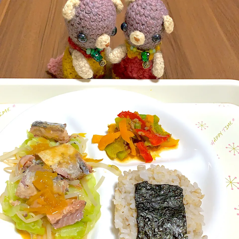 Snapdishの料理写真:お昼は母だけおむすびでした。|chagashiさん