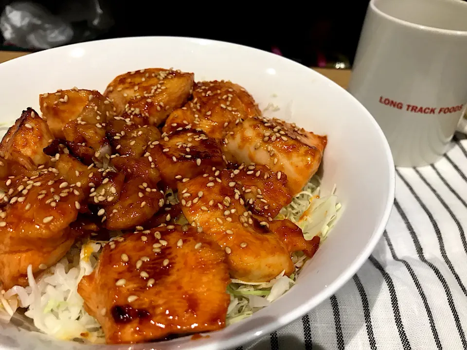 ヤンニョムチキン丼|グレナダ君さん