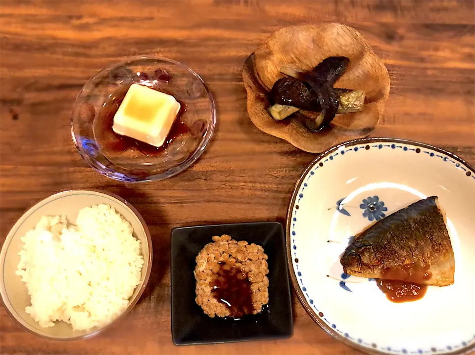 鯖の味噌煮❁ナスの煮びたし❁しそ納豆❁豆腐|なんぷぅさん