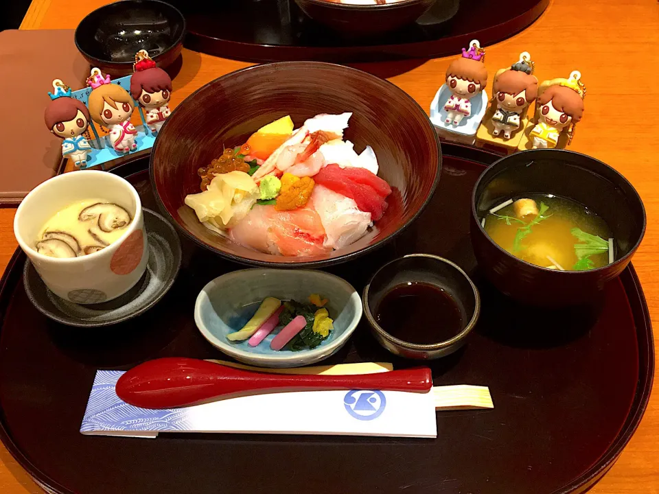 海鮮丼👑|なぎさん