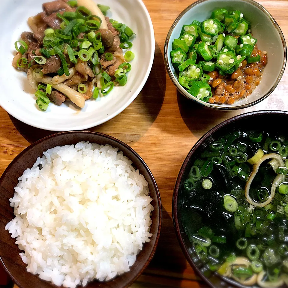 豚コマとしめじの時雨煮で朝ごはん。|Osamu_Hatakeさん