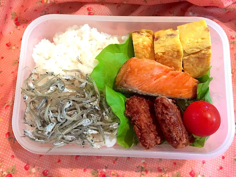 Snapdishの料理写真:2019年11月12日                                          旦那さんのお弁当🍱👨‍✈️👨‍🔧👷🏻‍♂️🚊✌️💞❤️💪🏼|Kodomo Cookingさん