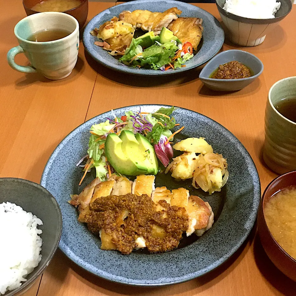 Snapdishの料理写真:パリパリチキンの粒マスタードソースがけ|まいまいさん