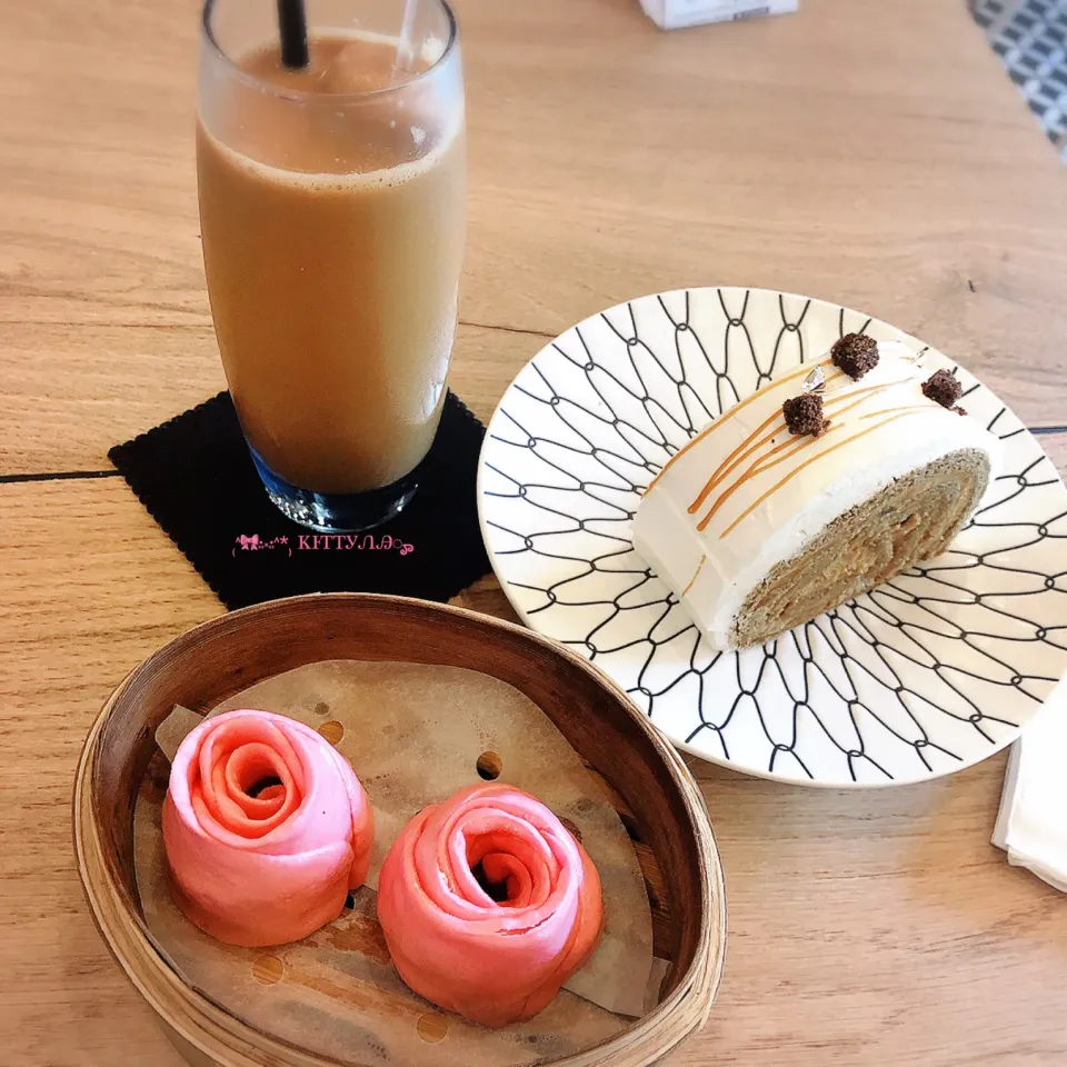 Gula Melaka Icetea 🍹Redbean Baozi 🌷Salted Caramel Swissroll 🍰|🎀Kittyna🌸さん