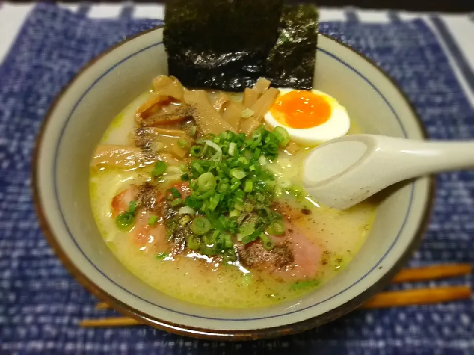 Snapdishの料理写真:★〆のラーメン★
☆行列のできる店のラーメン  鶏塩ラーメン|☆Chieco☆さん