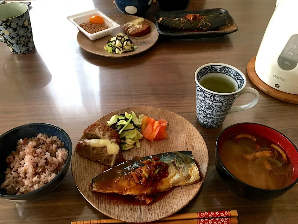 サバの味噌煮朝ごはん|にゃふてんさん