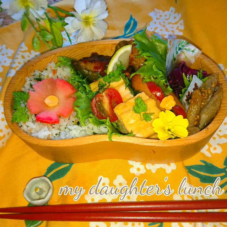 Snapdishの料理写真:レディ大根のお花弁当|kotokotoさん