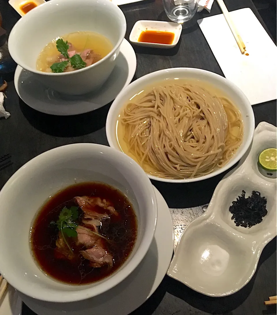 Snapdishの料理写真:昆布水つけ麺 塩と醤油×鳴龍麺
＠カネキッチン|morimi32さん