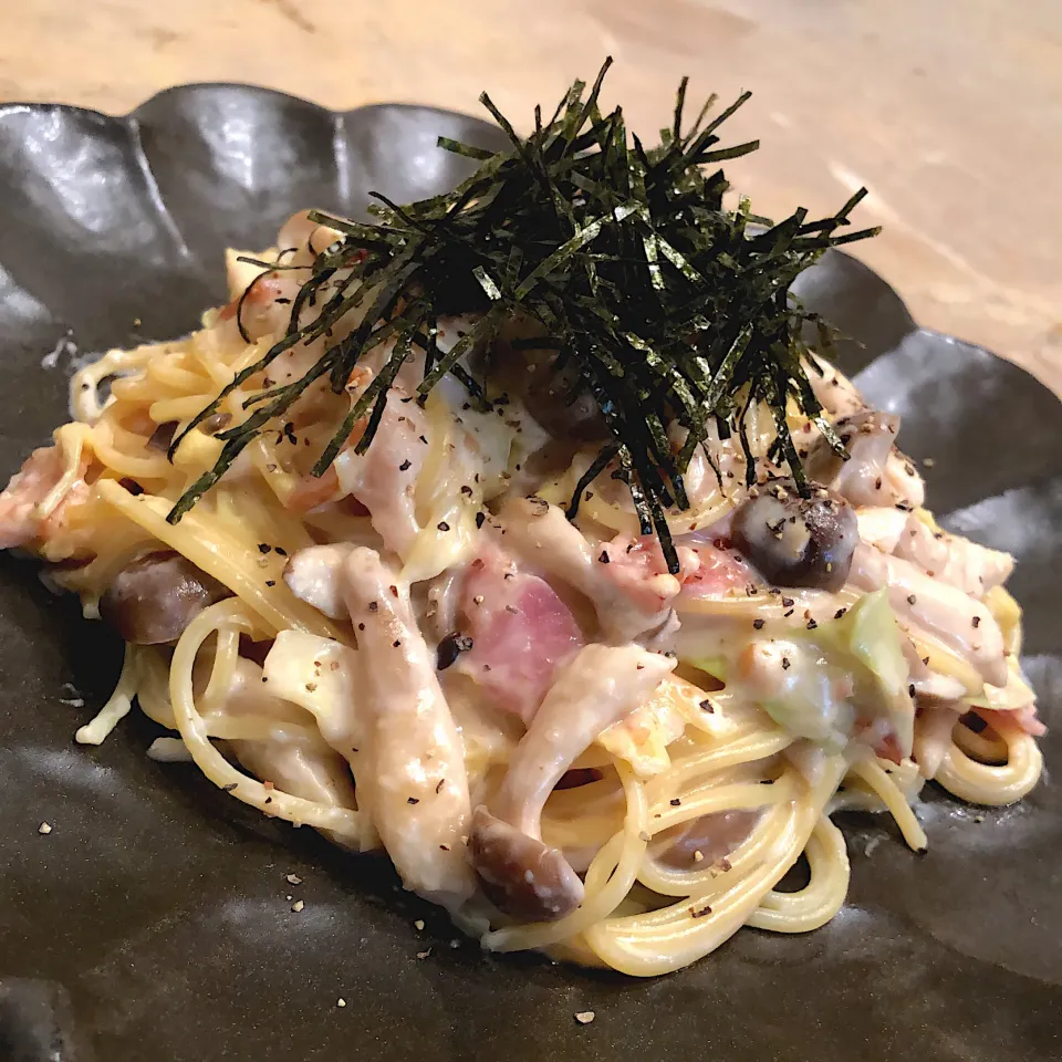 今日もまたパスタか(^◇^;)ベーコンとキャベツとしめじの味噌クリームパスタ🍝|AXさん