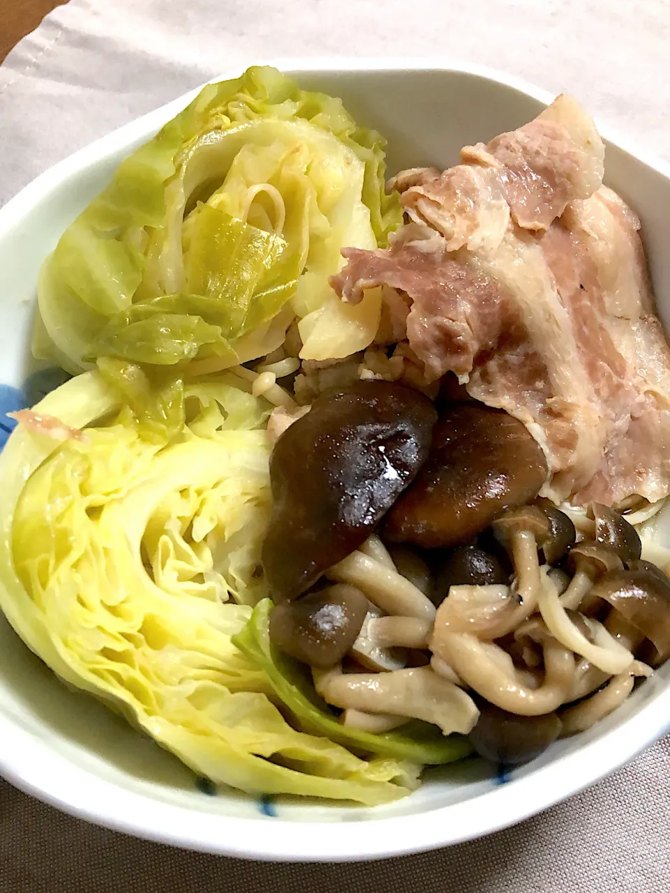 豚バラキャベツときのこの出汁煮|^_^みやままさん