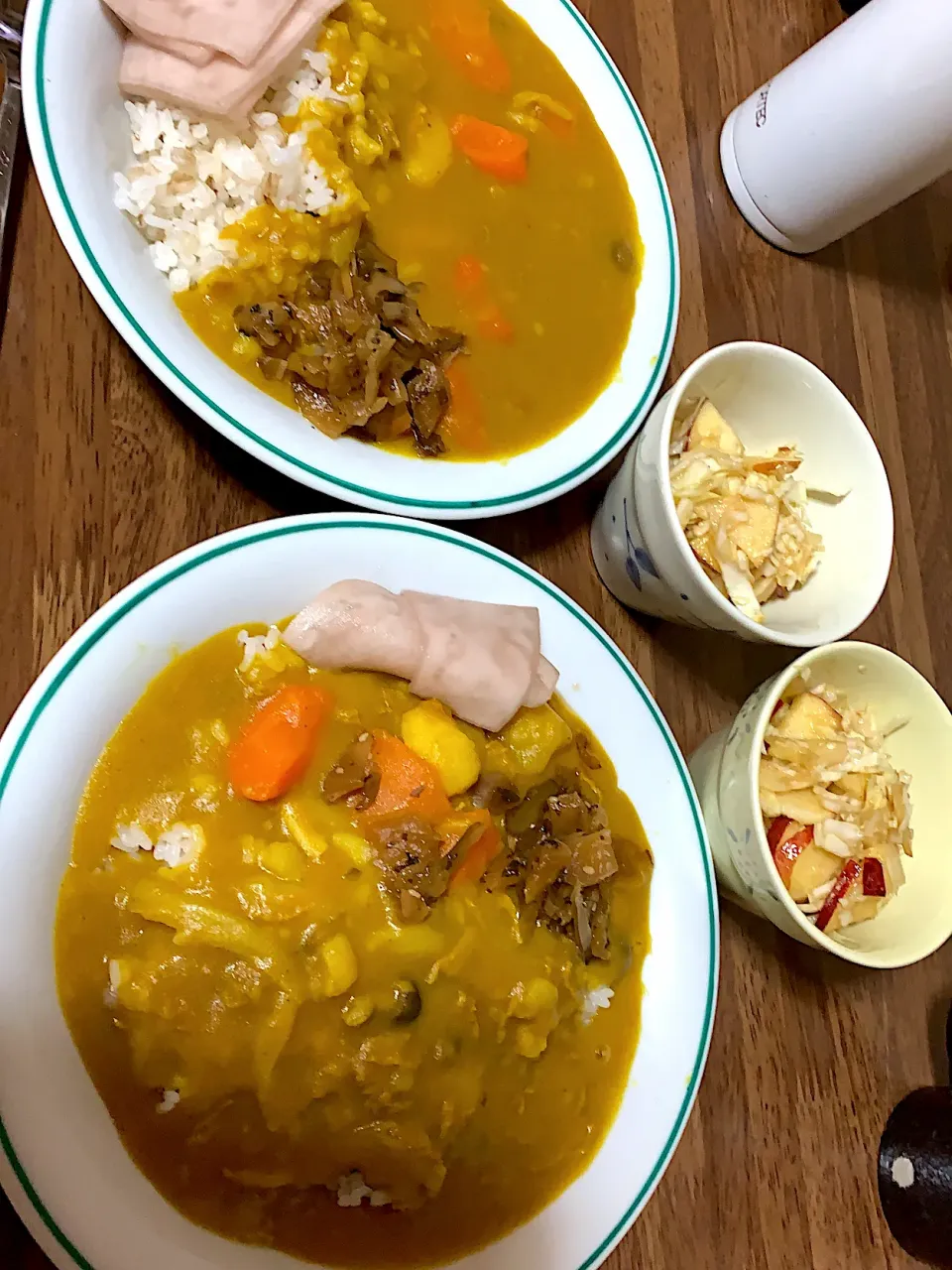 ルーから作るカレーライスと林檎とキャベツの生醤油ドレッシングサラダ で晩ごはん~(^^)♡|Mieco 12943さん