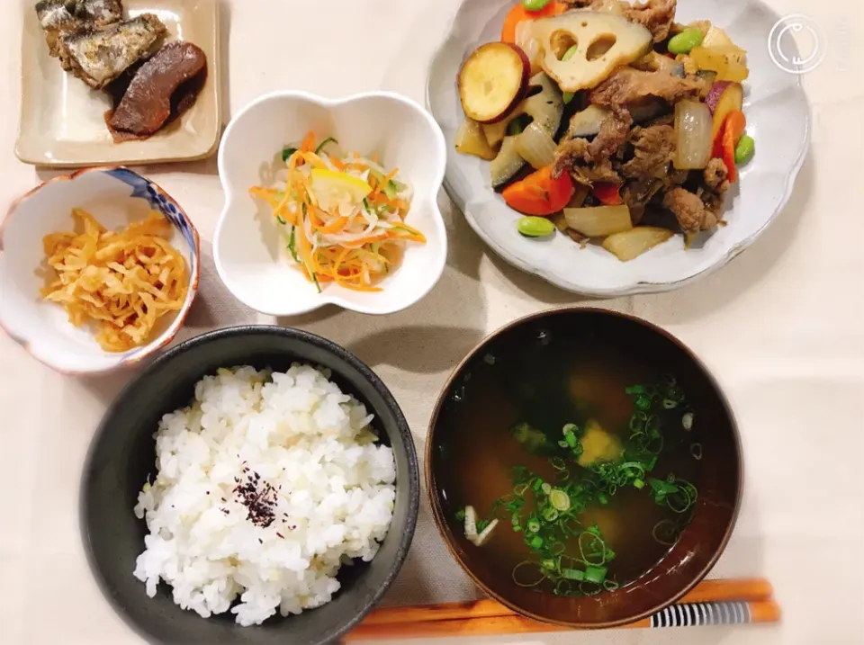 おいもさん🍠も一緒に炒めものへ🍁☺️✨|めぐぐさん