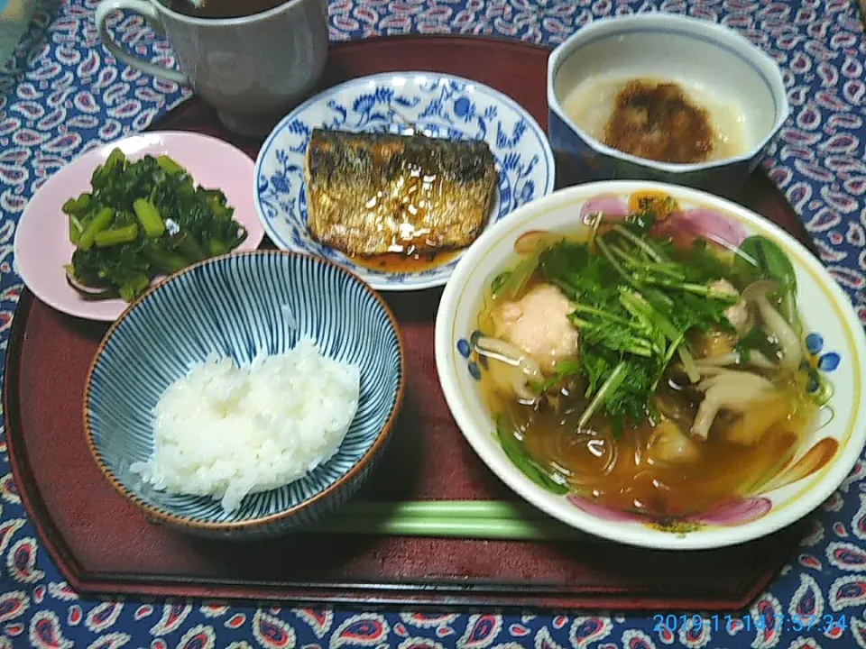 よねばーばの朝ごはん
海老つくね水炊き
焼き鯖
大根おろし
蕪の葉の浅漬け、
生姜ココア、|yoneばーばさん