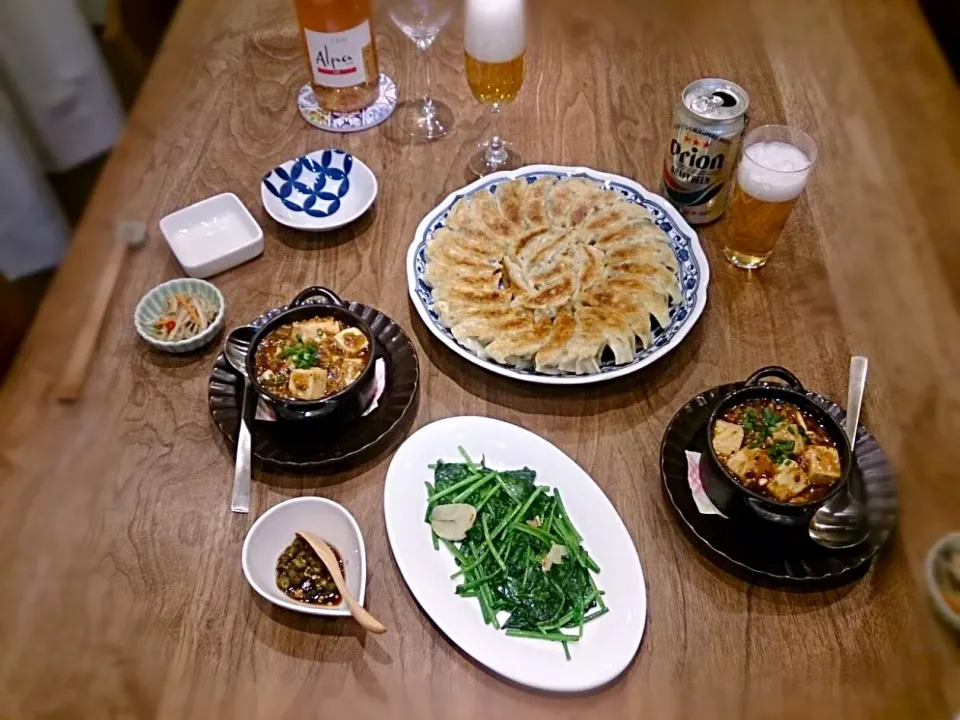 餃子のある食卓|古尾谷りかこさん