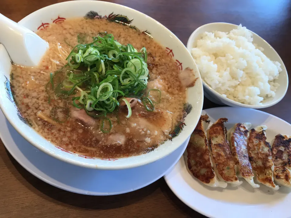 ぎょうざ定食🍜|まさとさん