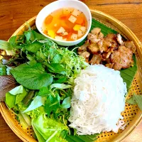 Snapdishの料理写真:Bún chả Hà Nội|Chinh Mrlamさん