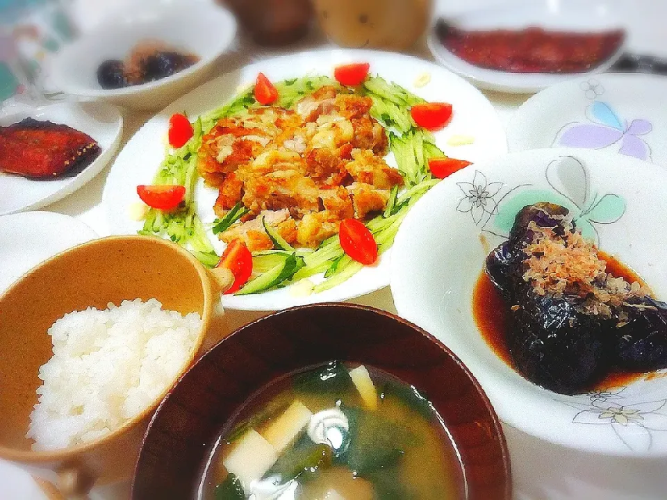 夕食(^ー^)
チーズカレーチキンソテー&サラダ
アジみりん焼き
ナスの煮浸し
お味噌汁(ほうれん草、豆腐)|プリン☆さん