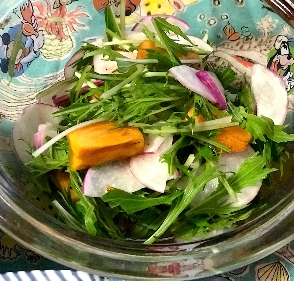 お友達にいただいた水菜と柿のカボスマリネサラダ🥗めっちゃ美味い😋|noeさん