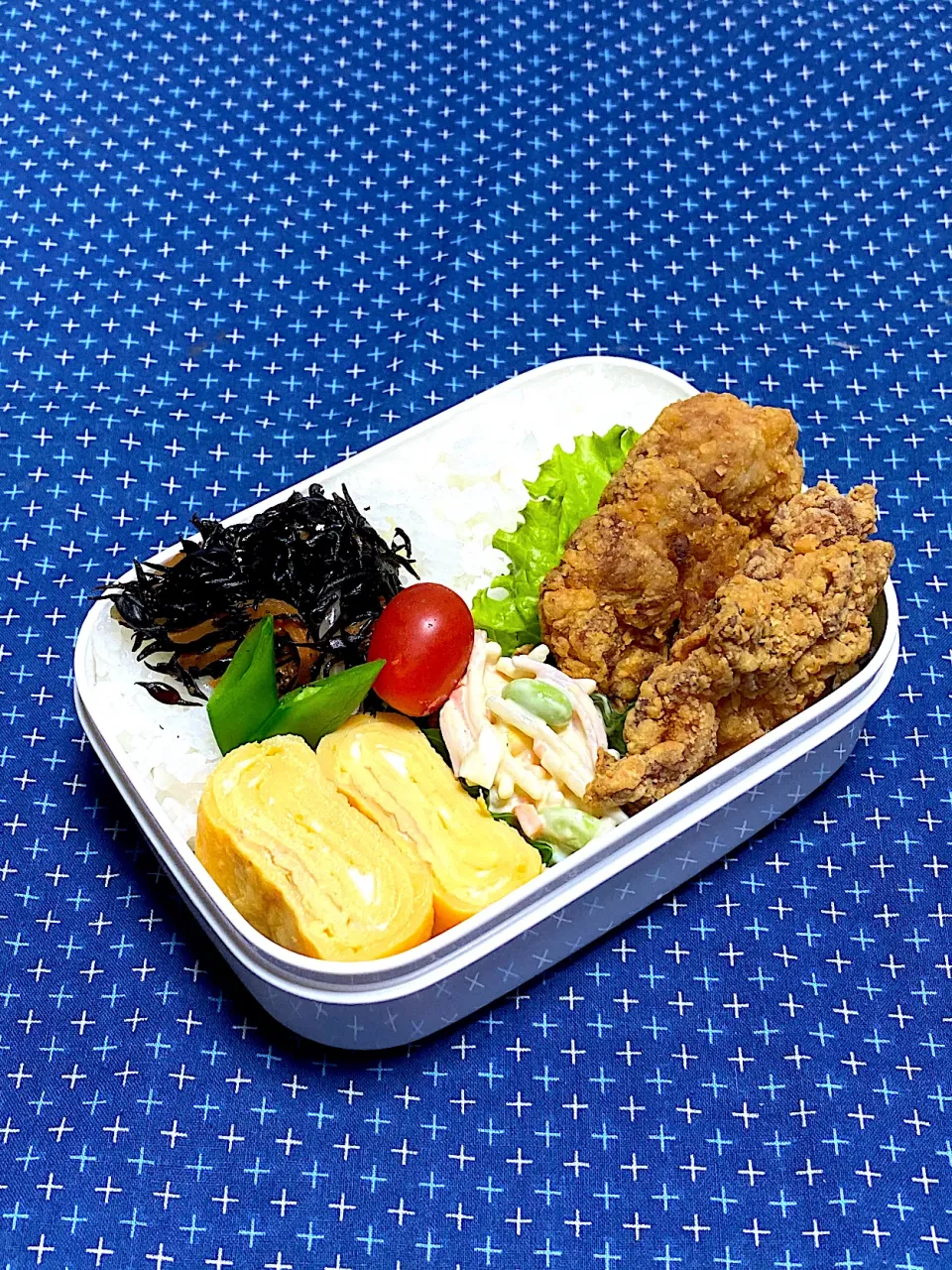 息子のお弁当(りく､昨日食べれなかった､唐揚げ入れて😁)|かあたんさん