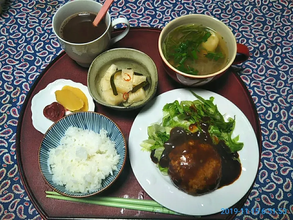 よねばーばの朝ごはん
冷凍ハンバーグレタス添え
具沢山の汁
蕪の甘酢漬け
生姜ココア
ご飯、漬物|yoneばーばさん