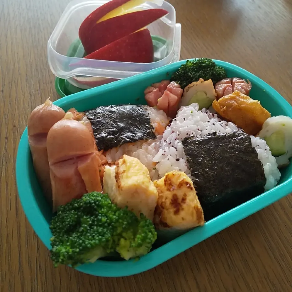 Snapdishの料理写真:遠足弁当|まきごろうさん