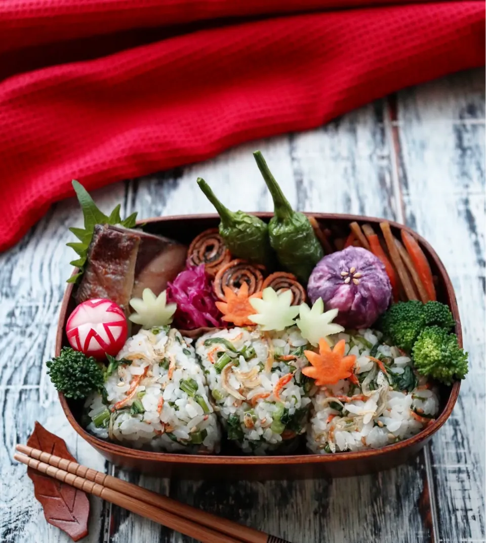 大根の葉とちりめんと小海老のおにぎり弁当|アシュママさん