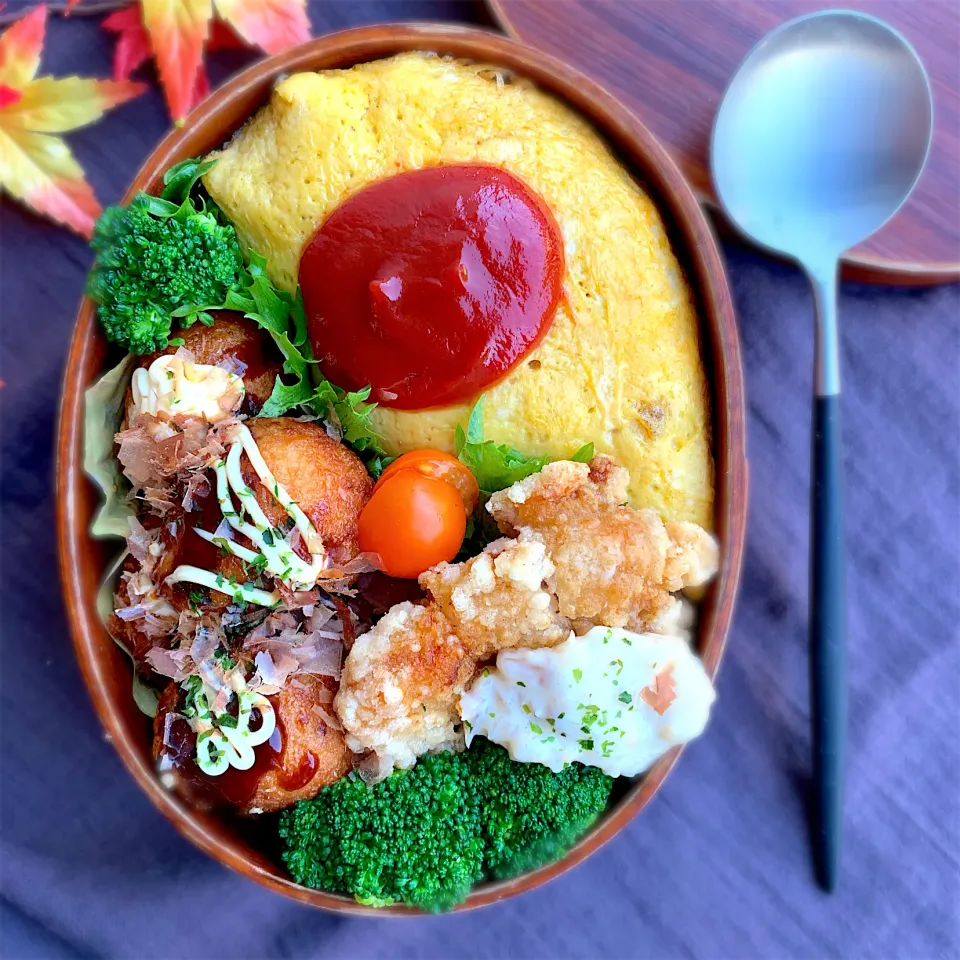 オムライスにたこ焼き弁当|さえちゃんさん