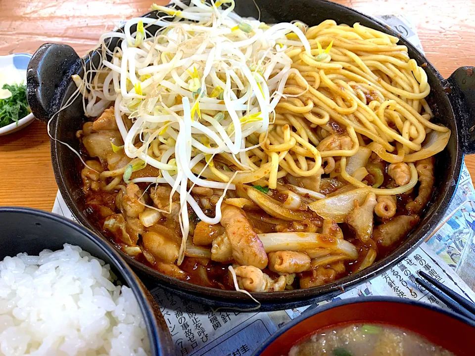 チャンポン麺入りホルモン定食|ぶりっとさん