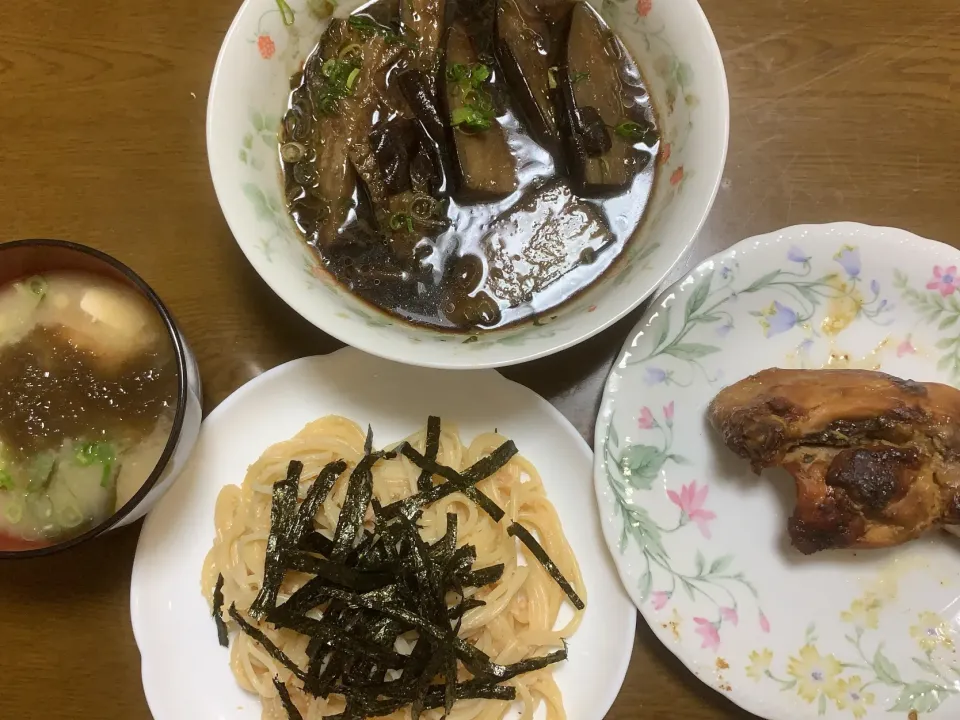 明太子パスタ、鳥もも肉、味噌汁、茄子の煮浸し|KAYO🐥さん