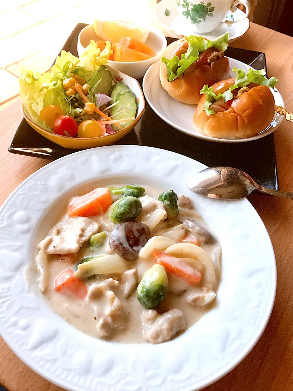 芽キャベツのシチューで朝ごパン|とんちんさん