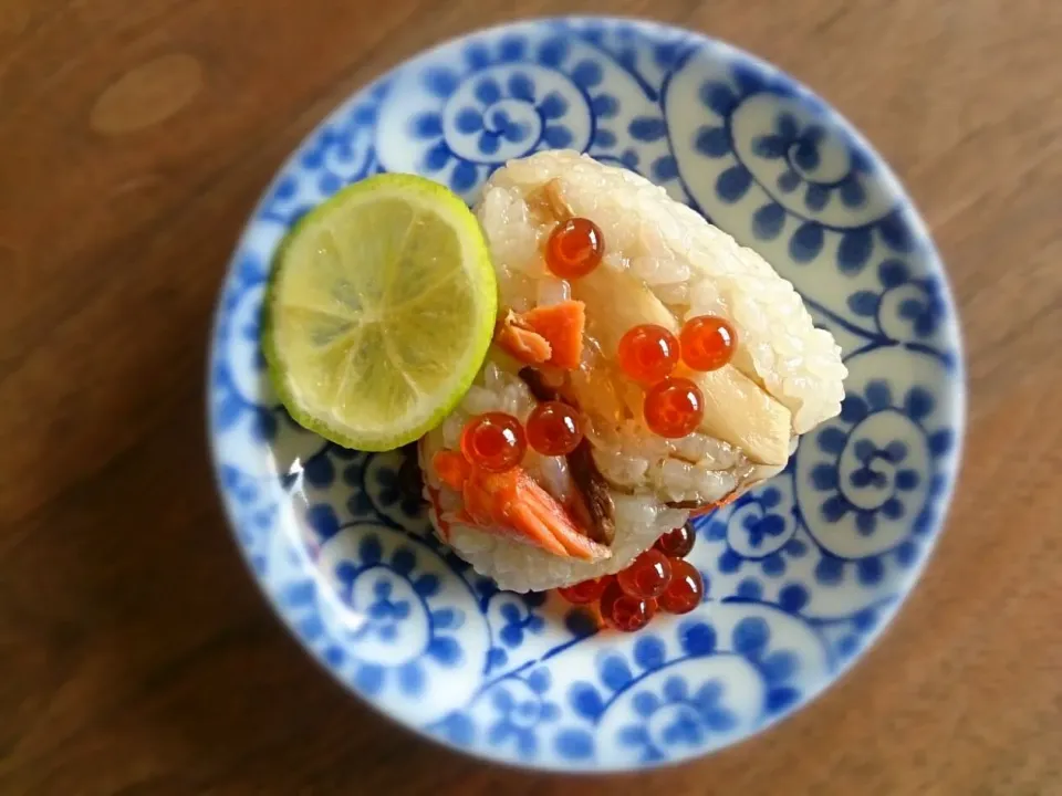 Snapdishの料理写真:すだち香る♪はらこ飯おにぎり|古尾谷りかこさん