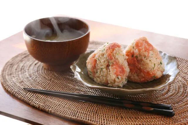 玄米で焼き明太子とネギ胡麻おにぎり|マユマユさん