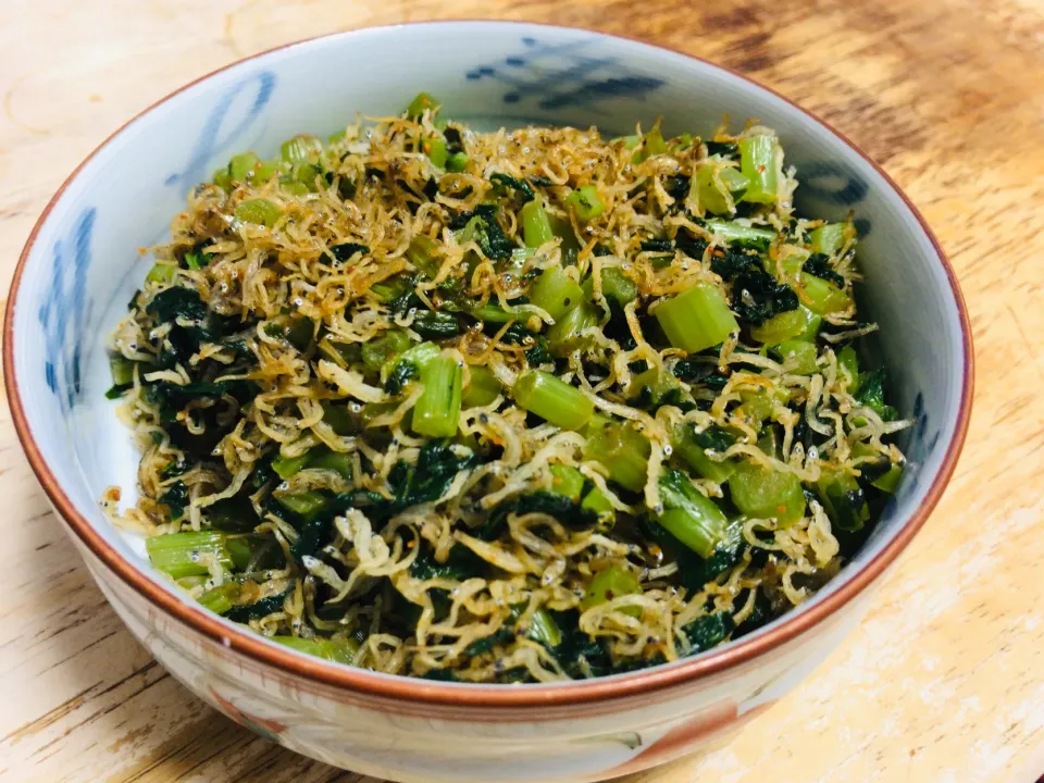 大根の葉と縮緬雑魚の胡麻油炒め|平大さん