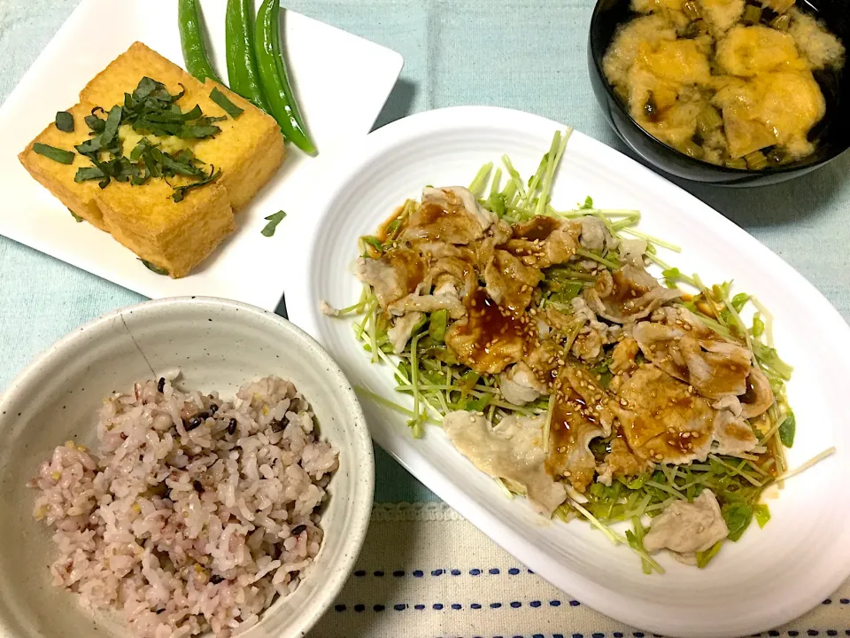 豚肉と豆苗のレンチンコチジャンソース、焼き絹揚げ、お吸物最中|jackybeanさん