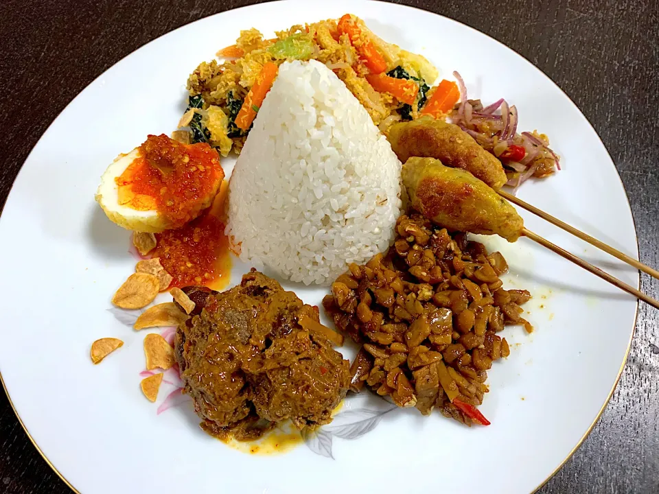 Nasi campur Bali|yeni kartikasariさん