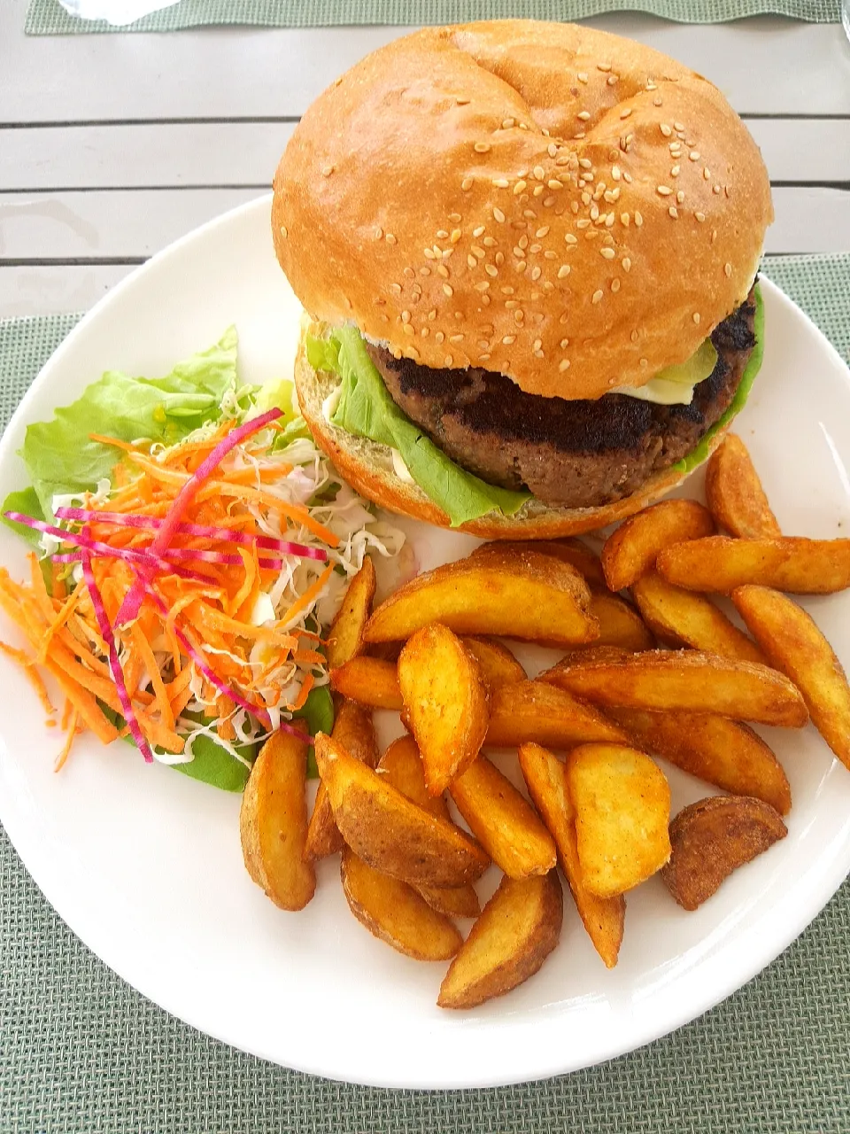 Snapdishの料理写真:Monster burger 🍔|Gordon James Campbellさん