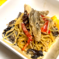 フライパンひとつでタイムが香るきのこたっぷりミルクパスタ