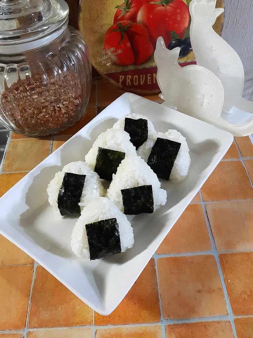 私の朝御飯
ミニおにぎり🍙|ナオミさん