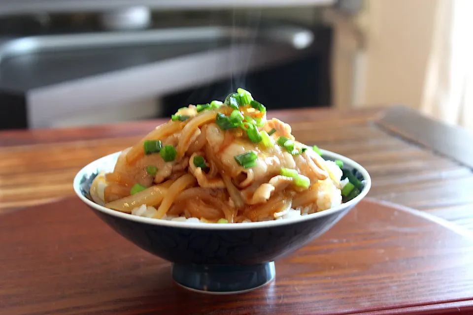 キヨシュンさんの料理 危険！ご飯が進みすぎる豚丼🐷|よっすぃさん