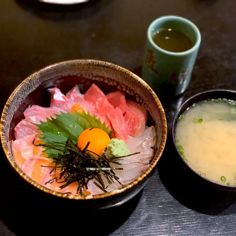 魚伊智の海鮮丼|Yoco⋆︎*さん