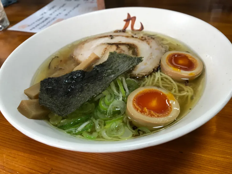 妻がラーメンを食べたいというので|tay___75さん