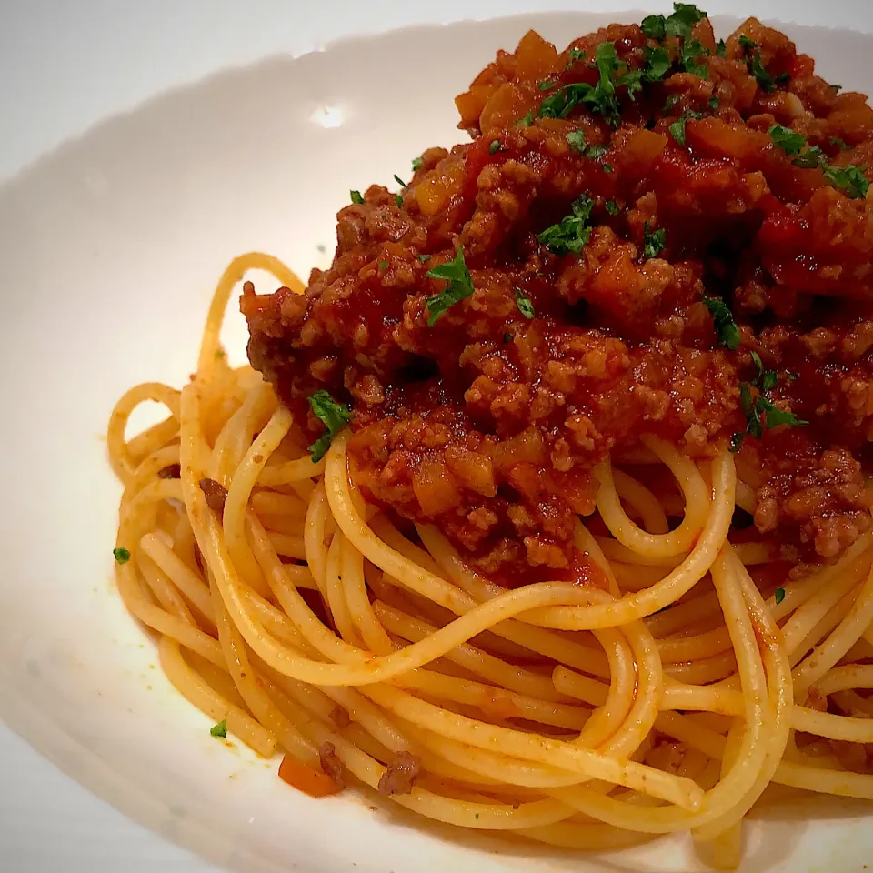 今日はみんな大好きミートソーススパゲティ🍝ミートソースいっぱい作ったんで他にもいろいろ使っていこー♪(´ε｀ )|AXさん