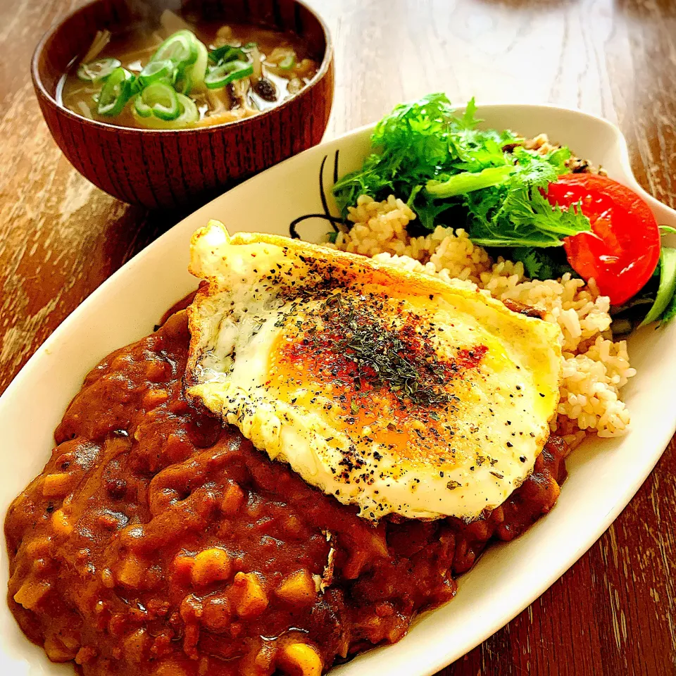 かれぇらいす【目玉焼き付】|プチテンよすさん